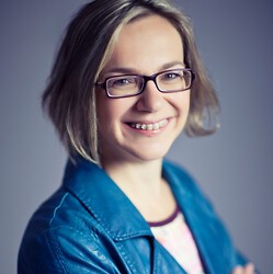 Esther Bakker