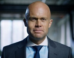 Erik Bertrand Larssen