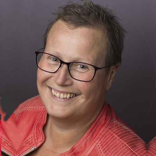 Caroline van der Plas