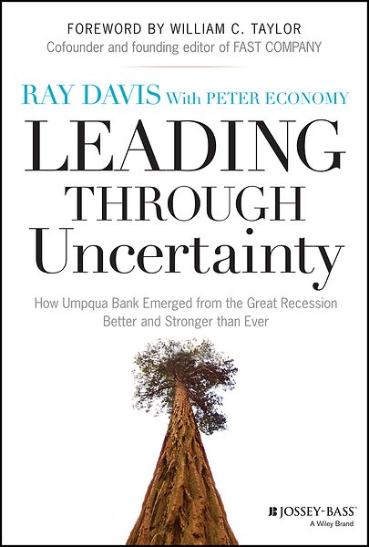 Leading Through Uncertainty Engels Door Raymond Davis