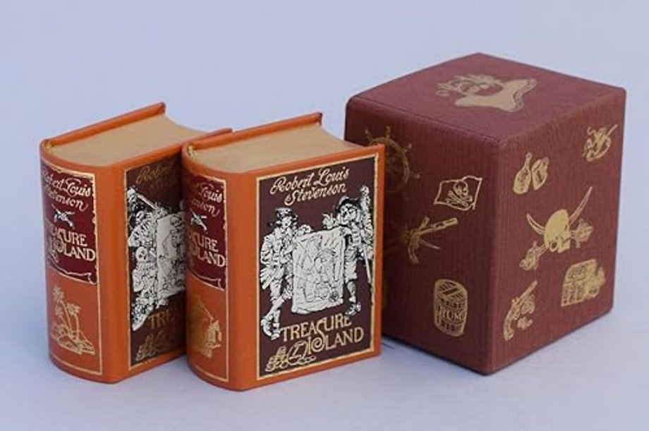 Treasure Island Minibook (2 Volumes) - Limited Gilt-Edged Edition