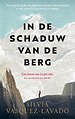 In de schaduw van de berg