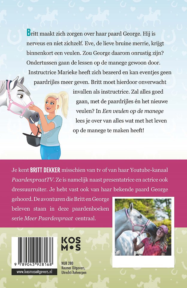 Een veulen op de manege