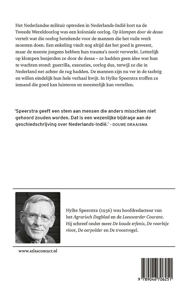 Op klompen door de dessa