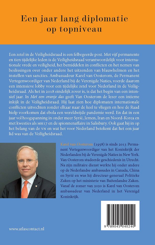 Met een oranje das