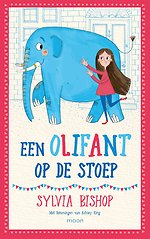 Een olifant op de stoep