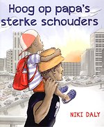 Hoog op papa's sterke schouders