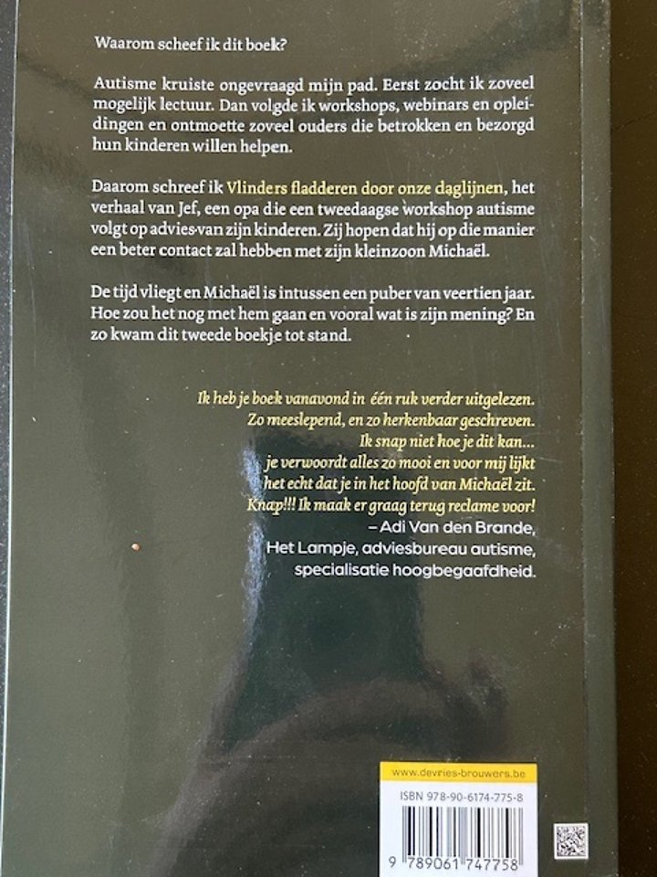 Een hagedis tussen de mussen