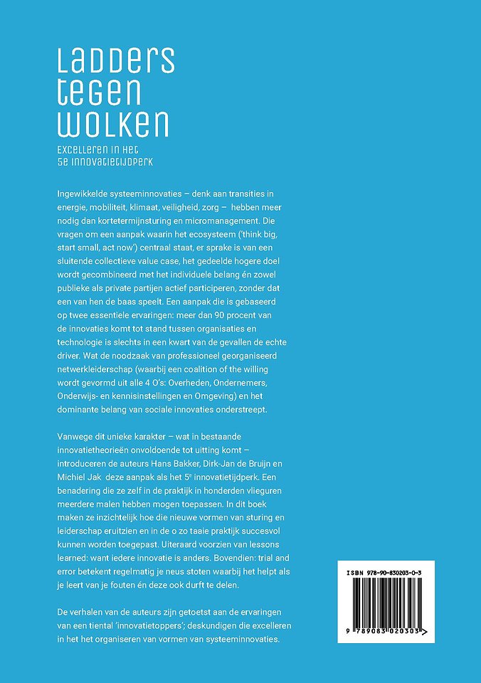 Ladders tegen wolken