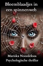 Bloemblaadjes in een spinnenweb