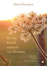 De zon brandt schakels van bloemen