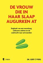 De vrouw die in haar slaap augurken at
